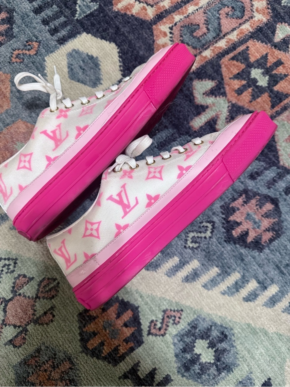 Louis Vuitton White and Pink Monogram Low-Top Sneakers - Picture 4 of 7